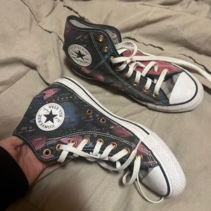 Converse sneaker (high top)